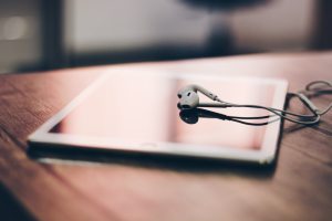 apple-device-blur-connection-1209434.jpg